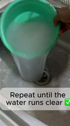 How to Rinse Rice Easily Using a Sieve Without Losing Any Grains. #howto #ricetips #kitchenhacks