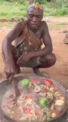 Primitive Fire Cooking! 🔥 Meat Stew Masterpieceप्रिमिटिव फायर कुकिंग! 🔥 मीट स्टू मास्टरपीस. #shorts