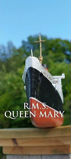 Finished Revell R.M.S. Queen Mary model "1:570"