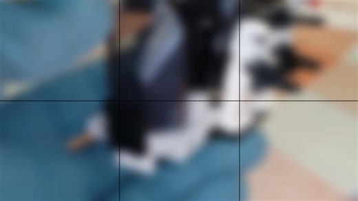 乐高LEGO75412套内改，可以载七个人仔，另一个视频看单人飞艇能升级，不过，黑兵只能左手拿枪，加起来正好8个位置坐满