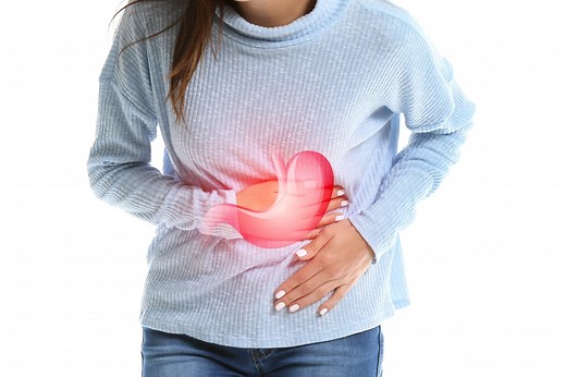 Brûlure d'estomac : 10 symptômes typiques, causes, remèdes