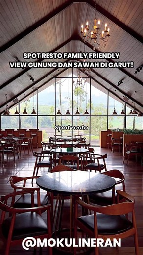 Kuliner Jakarta & Sekitarnya on Instagram: "SPOT RESTO FAMILY FRIENDLY! DENGAN VIEW PEGUNUNGAN DAN SAWAH DI GARUT!! Yess buat kamu yg mau liburan akhir tahun di Garut! Gw highly recommended buat kamu mampir ke @leuwi.asri ! Mereka tuh resto modern dgn sentuhan tradisional, yg family friendly, krn punya 2 spot playground utk anak anak, ada aktivitas mewarnai dan bermain mainan tradisional, dan di penghujung tahun ini, ada harmoni rasa yg bisa kamu cek langsung di IG mereka! LEUWI ASRI GARUT 📌Map