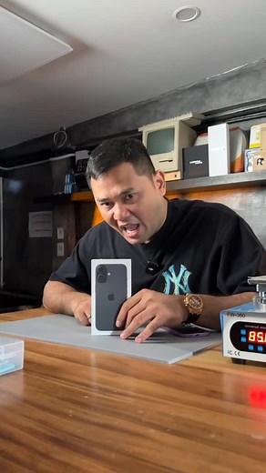 iPhone 17 ลูกรัก Apple คนใหม่ มีอะไรดี เหมือนอย่างกับแกะ ..!! #เทรนด์วันนี้ #houkandbank #review #teardown #iphone17 #reels #shots | Songsawat Lapliengtrakul