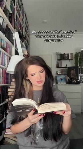 like WHAT?! where did the TRUEEEE enemies to lovers go?!? #enemiestolovers#itsjessamess#booksbooksbooks#enemiestoloverstrope#bücherliebe