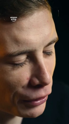 Vandaag staat het WK wielrennen op het programma, met Mathieu van der Poel namens Nederland als een van de favorieten. 🦁 Jonas Vingegaard is, net als Tadej Pogacar, een van de afwezigen. De Deen geeft eerlijk toe dat zijn kwaliteiten niet in het eendagswerk liggen. 🚴‍♂️ #WKwielrennen #MathieuVanDerPoel #JonasVingegaard #Wielrennen