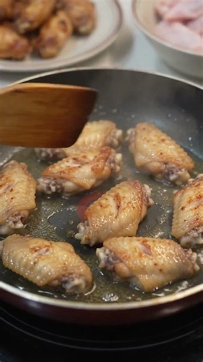 Pan-Fried Crispy Chicken Wings