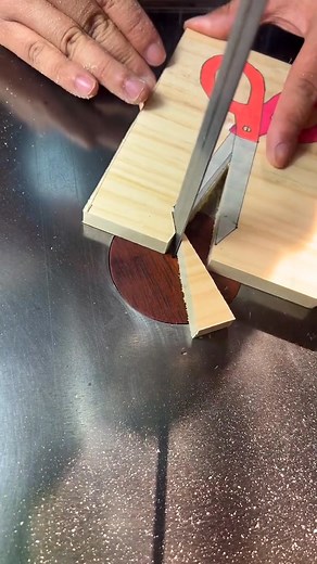 DIY Carving wood #woodwork #woodcarving #woodworker #wood #woodworkingtools #Woodworking #CarvingChallenge | Ishal CNC
