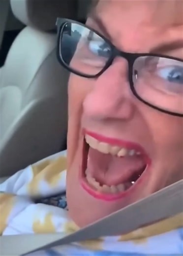 Os vídeos de Oops TVHub (@oops.tvhub) com som original - Oops TVHub