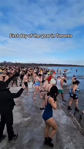 World Record Cold Plunge 2026 in Toronto! 🎥 @allfoodiesnamaste #toronto #todotoronto | Todotoronto