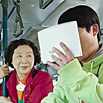 Seine Mutter hat sich sehr gut um ihn gekümmert (Film: The Preparation)