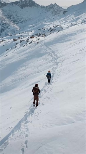 Not your average Sunday hike. 🧊 Tackle Spain’s Pyrenees with crampons, ropes and a serious adrenaline rush... 3,000 meters never felt this alive. 🏔️🔥 #VisitSpain #ThinkyouknowSpain #SpainSustainable #SpainSports