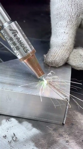 Handheld laser welding machine Aluminum alloy doors and windows Aluminum art guardrail Aluminum