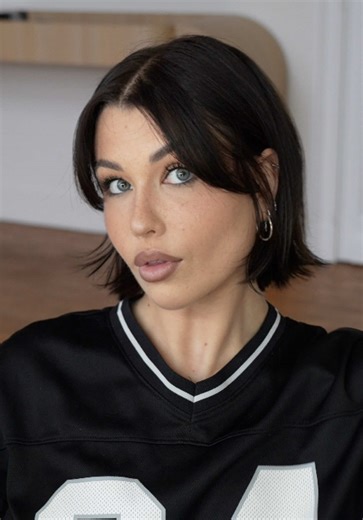 la raison de ma coupe 💇🏻‍♀️ ✩ makeup utilisé : @Lancôme @Hourglass Cosmetics @Anastasia Beverly Hills @Huda Beauty @tarte cosmetics @Fenty Beauty @Dior Makeup @L’Oréal Paris @Makeup By Mario @maccosmetics @rabanne @NYX COSMETICS FRANCE @Glitch Beauty