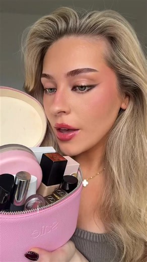 Viral makeup hack #makeup video #unfreez my account #beauty heaven #pktiktok #creatorsearchinsights