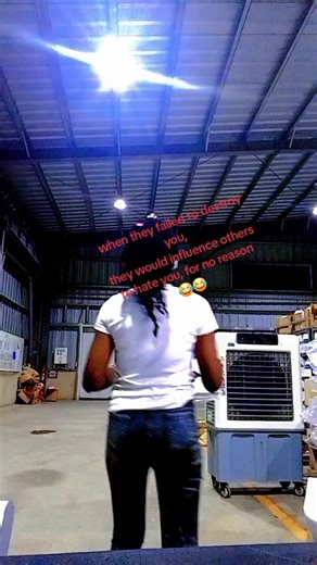 mackyken (@mackyken)’s videos with original sound - Vee_🥰