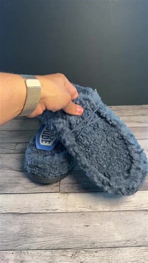 Cozy meets everyday style with the Hey Dude Wally Slippers 👟✨ Designed with lightweight comfort, a cushioned insole, and flexible outsole, these men’s slip-on slippers are perfect for lounging, travel, or quick errands. Easy on, easy off, and ultra-comfortable for all-day wear. Upgrade your casual footwear with breathable, versatile comfort you’ll reach for daily. #HeyDude #WallySlippers #MensSlippers #CasualComfort #sliponshoes