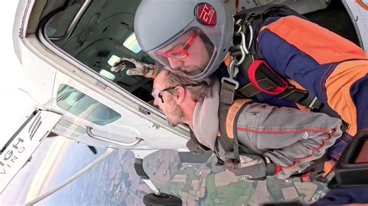 Skydiving Fun: Enjoying Freefall with Friends
