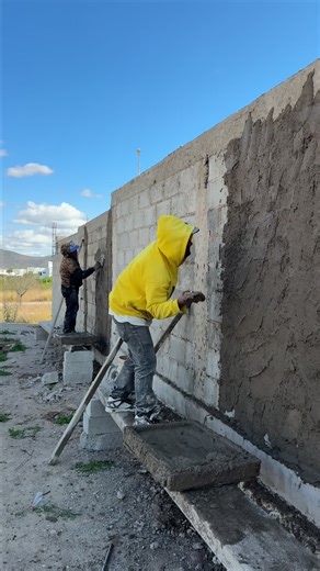 Construcción de una Barda: Creación desde la Cimentación