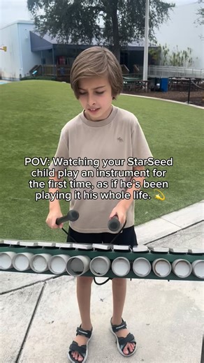 How can he do this 😯💫🎶he is so coordinated and he playin from his soul! #starseed #mediumship #psychicmedium #starseedawakening #spiritualjourney #plieadianstarseed | Kelly Ferro The Magical Medium