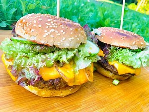 Best Cheeseburger Recipe / How to make the perfect burger on the grill