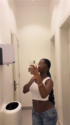 Vidéos de Esther kimberlay 🇬🇦 (@baby_kimberlay) avec оригинальный звук - introvertka