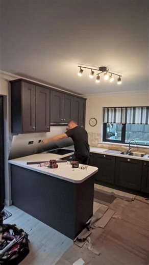 Kitchen splashback installation