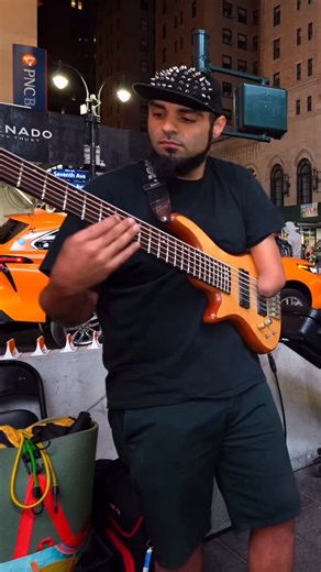 ariathome on Instagram: "This dude @kayhan.64 came up to me asking about my setup and I ended up convincing him to jam with me. I had to use the cord from my “collab mic” to get his bass wired in, but since there were ppl waiting to rap too (shoutout @noryaronfeld !), I ended up taking off my headset mic and passing it around. Such a dope moment!!"