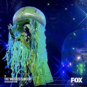 You need to see this amazing performance! 👏 Guess the celeb behind the mask during a new episode of The Masked Singer Wednesday at 8/7c on FOX. | The Masked Singer