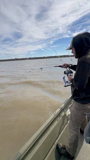 Big fish are Bitting 🐋😳 #fishing #catfishing #outdoors #bigfish #crazy #reelschallenge #texas | Bigrichfish
