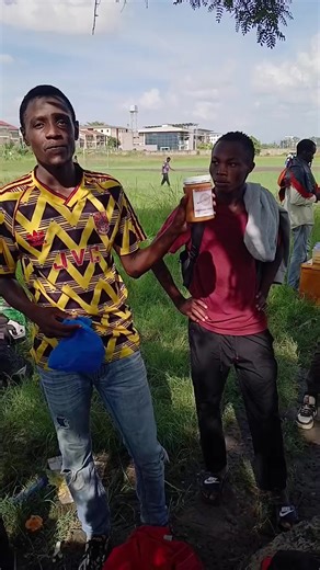 Hizi sides we appreciate our Man of the Match with @Mawayaa Peanuts😋 courtesy of @__iam_ian hakuna @BB BREAD F.C ngumu mbele ya Mawaya Peanuts. @Bitwise Digital Solutions Ltd @mozzartsport