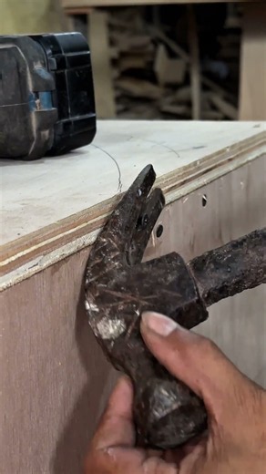 A trick for aligning plywood joints #tutorial #woodworking #tricks