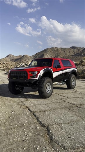 The @vildosolaracing 1992 LS3-powered Ford Bronco is one of our favorite vehicle features we’ve done this year. 🔥 Built by Victor Doktor of Dok-Tech and owned by Crew Chief Steve Lewis, this Bronco is a dream brought to life, blending performance, purpose, and meticulous attention to detail. Check out the full vehicle feature and all the details through the link in bio. 🔗 #MethodRaceWheels #FordBronco #ForgedWheels