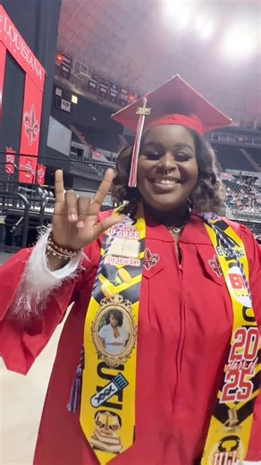 University of Louisiana at Lafayette on Instagram: "You worked hard for the degree, you put in the time on your grad cap 💫and now is your time to shine 🎓✨ Congrats, #RaginGrads!!! #ullafayette #gradcap"