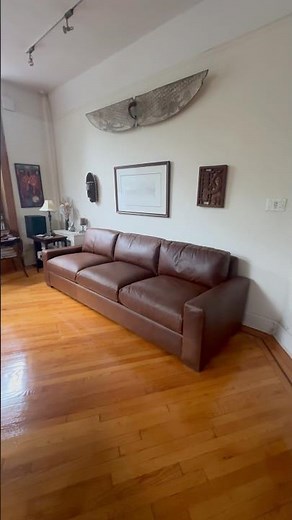 How to fit a big sofa through a tight door #nyc #moving