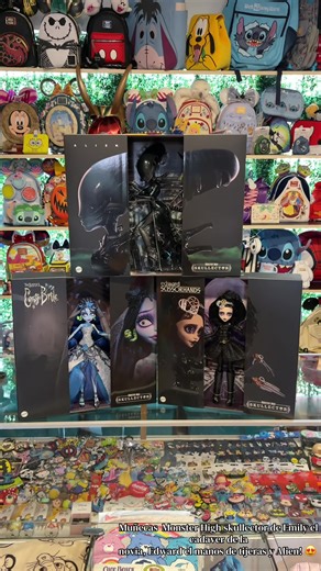 Muñecas Monster High skullector de Emily el cadaver de la novia, Edward el manos de tijeras y Alien! 😍 SON UN ENCANTO!! 8760-6360 originales de Mattel Videos tomados exclusivamente para Pancholand y no pueden ser utilizadas por ningún medio. . . . . . . . . . . . . #monsterhigh #skullector #emily #edward #emily