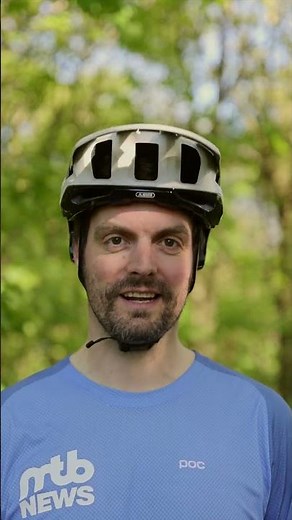 This is the new Abus Targon MTB helmet: Full-face for downhill riding ⬇️ Half-shell for uphill ri...