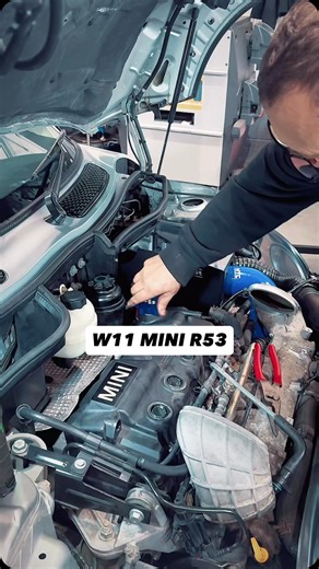 Engine bay colour scheme - blue 🔷 Adding some more blue details to this super tidy R53’s engine bay. Rocker cover bolts and oil filler cap to match the Airtec intercooler snoot boots, some of the silicone pipework and ignition pack. Visit Lohen.co.uk to add some colour to your engine bay! | Lohen