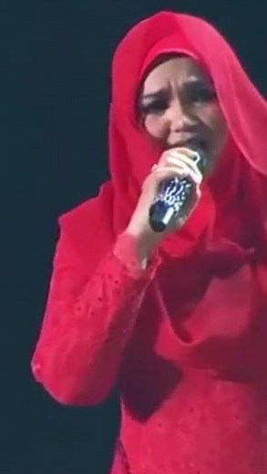 ANGGUN & SITI NURHALIZA - SNOW ON THE SAHARA || Live in Malaysia