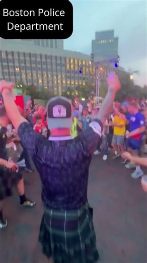 Woop-woop, that's the sound of da police #Boston #Scotland #Scottishfans #Worldcup #worldCup2026