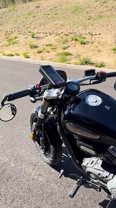 🔥 Une nouvelle Benda Avengers 125 cc 2025 vient de partir chez un heureux propriétaire ! 🔥 Notre client a choisi de personnaliser sa moto avec plusieurs options pour la rendre encore plus unique et stylée : ✅ Dosseret passager porte-paquet ✅ Saute-vent ✅ Double échappement noir Une machine qui allie style, confort et caractère 💪🖤 👉 Et vous, quelle serait votre configuration idéale sur la Avengers 125 ? #Benda #Avengers125 #Moto2025 #Custom #D2Motoaxxe | D2Moto - Moto Axxe Epinal