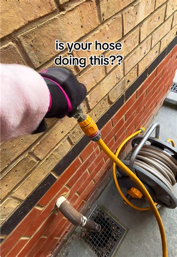 Is your garden hose doing this?? 🚰 #fyp #fix #gardenhose #exteriorcleaning #howto
