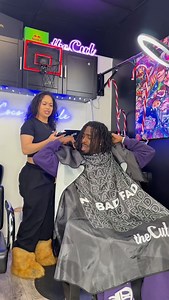 HOLIDAY SEASON Barbers 🎅🏽! @thecutapp has the best feature to send a CLIENT BLAST and let all your clients know when your books are open and when your taking a couple days off! DOWNLOAD and get the app for free use promo code COCUT! C O C O _ S H I N E L E . #cocoshinele #thecutapp #barber #barbershopconnect #kaicenat #andisclippers #femalebarber #barberhub #atlbar #femalebarber #druski #barberclip #bigwinn #jacksonmshair #explorepage #explore #dukedennis #traybills #dejuanemccoy #theshaderoom