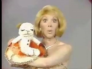 Shari Lewis (January 17, 1933 – August 2, 1998) and Lamb Chop | Flashbak