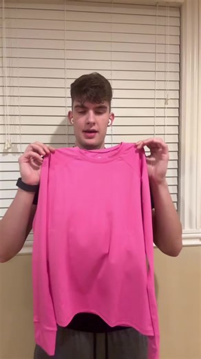 Stylish Women's Activewear: Comfortable Gym Tops