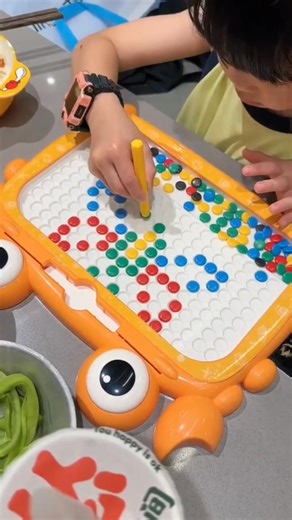 1.3K views | 呂Portable magnetic drawing board shaped like a crab,...