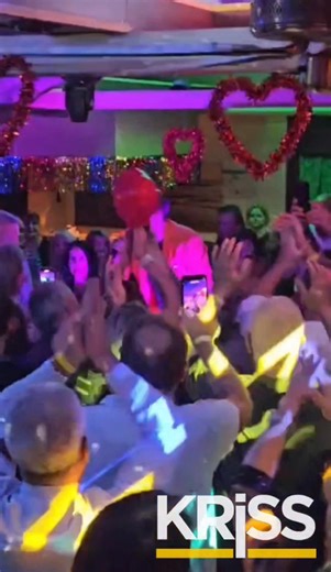 Was für eine tolle Albumpräsentation im Tanzcafè Maratonga Sooooooo viele Herzensmenschen ❤️❤️❤️ DANKESCHÖN 🥹💖 Ein großes Danke das gesamte Team Tanzcafé Maratonga 🙏🫶 Liebe Grüße Euer KRiSS 😘 Jan Kunath MF MUSIC Michael Pawellek Jasmin Weber Joseph Trojer Tobias Massin Michael Fischer Linda Fischer Detlev Schindler Klaus Machowetz Birgit Machowetz Sandrix Flunger Dennis Regenbrecht | KRISS