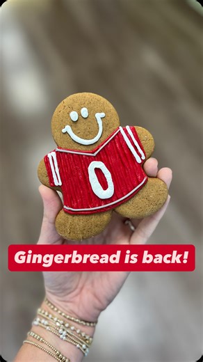 You asked, we delivered! Our gingerbread men couldn’t wait till December… dressed for sweater weather or game day ready! 🍂 🏈 | Mrs. Goodman's Baking Co.