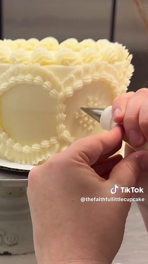 Snowflake Themed Cake Inspiration and Creation