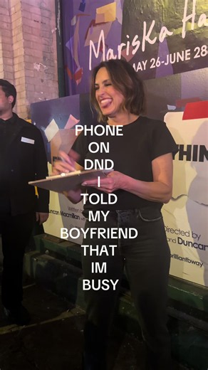 That’s my girl and my phone WILL be on DND for the S28 premier 🥹🩷 #mariskahargitay #lawandordersvu #wolfentertainment #busy #phoneondnd