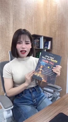 Bí quyết phân tích mọi tác phẩm TRUYỆN dễ dàng Nếu con đang gặp khó khăn khi làm bài phân tích Truyện, chưa có công thức chuẩn để viết phần mở bài, thân bài, kết bài và chưa có nhiều vốn từ. - Chi tiết: https://letrandieuthu.com/sach-cong-thuc-phan-tich-truyen-than-toc/?cmld1 Thì cuốn sách Công Thức Phân Tích Truyện Thần Tốc sẽ giúp con giải quyết và chinh phục mọi tác phẩm Truyện nhanh và dễ dàng: ️✔️ Chương 1: Yêu cầu cơ bản, các công thức phân tích truyện ️✔️ Chương 2: Nâng tầm văn phong với 